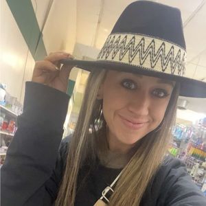 Meet your Posher, Mallory